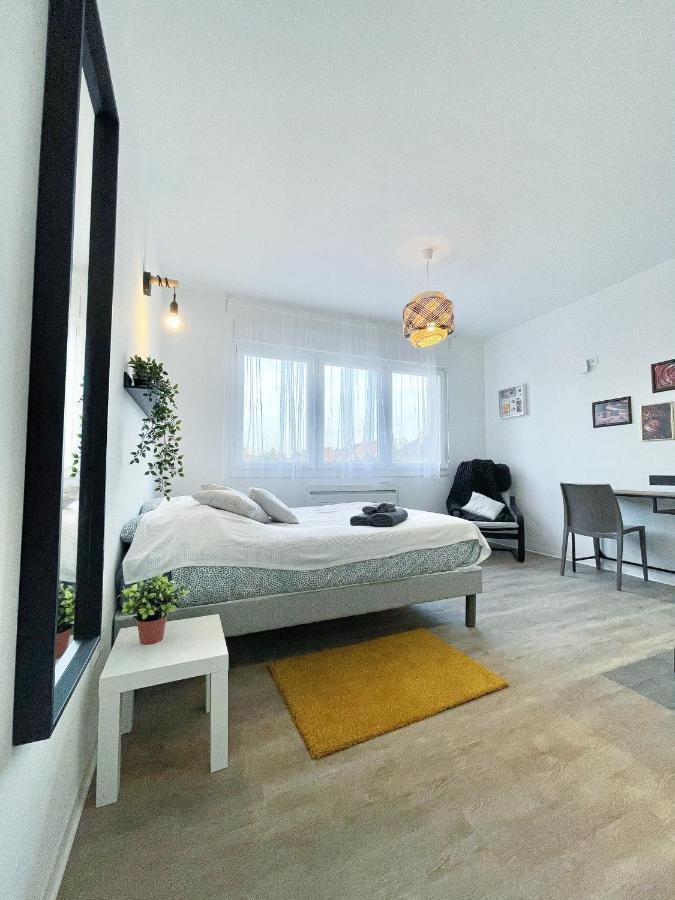 Le Paradis Fiscal, 5min Bale, Parking Prive Saint-Louis (Haut-Rhin)